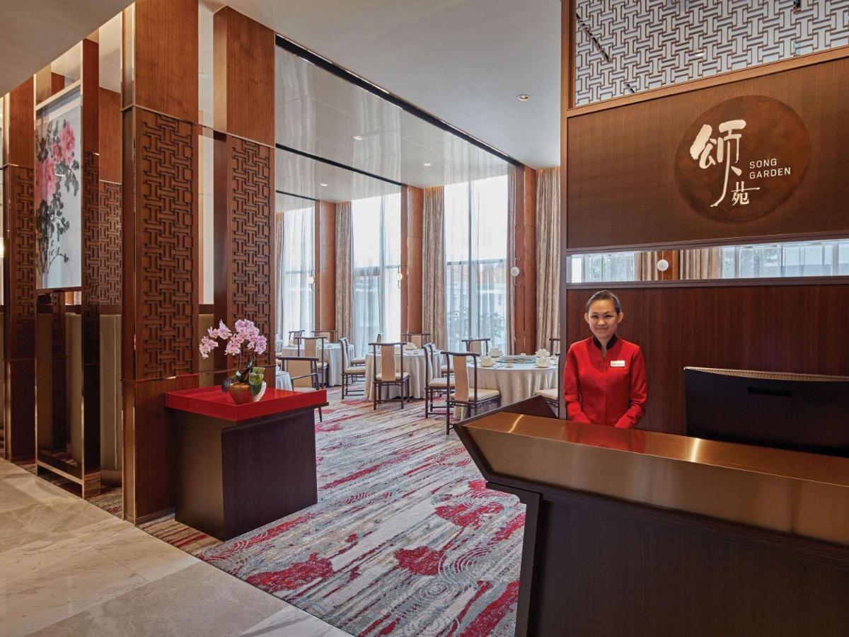 Mercure Singapore Bugis Exterior photo