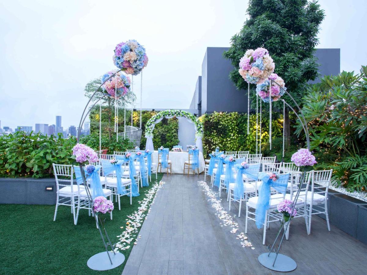 Mercure Singapore Bugis Exterior photo