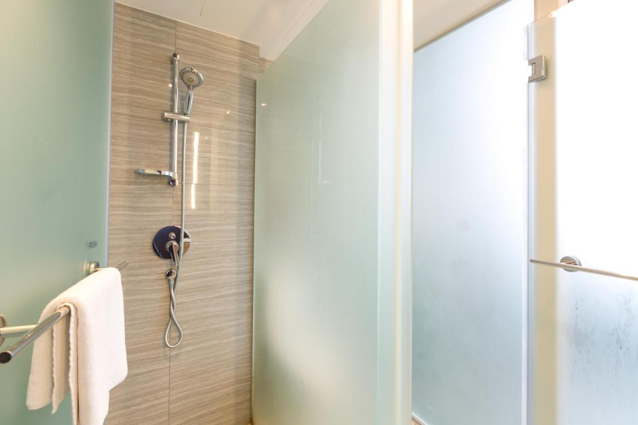 Mercure Singapore Bugis Exterior photo