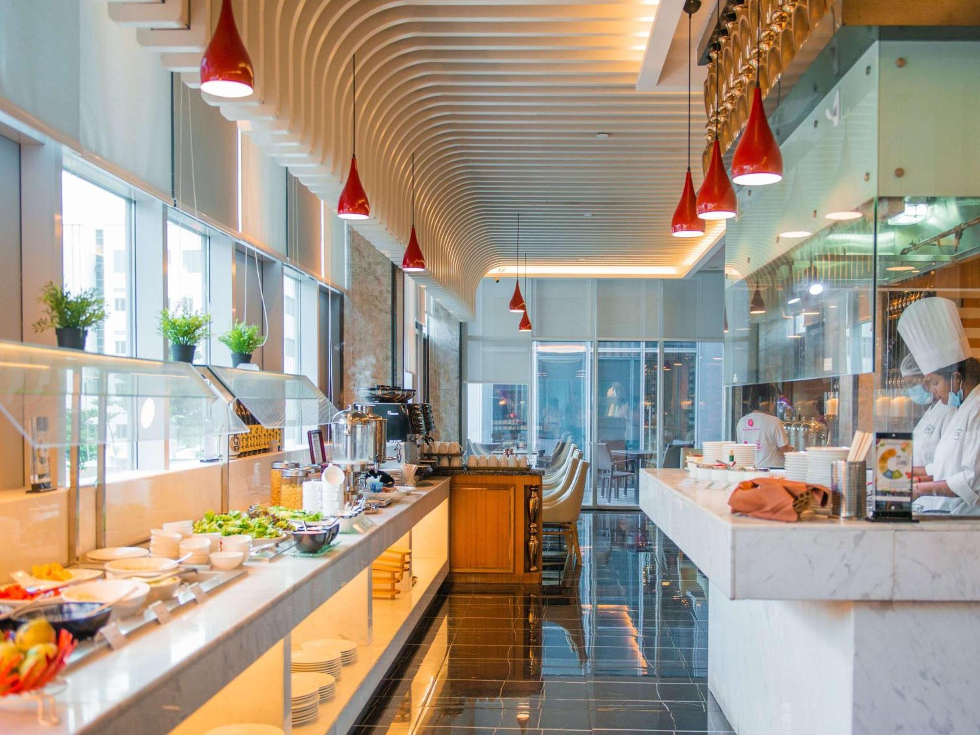 Mercure Singapore Bugis Exterior photo
