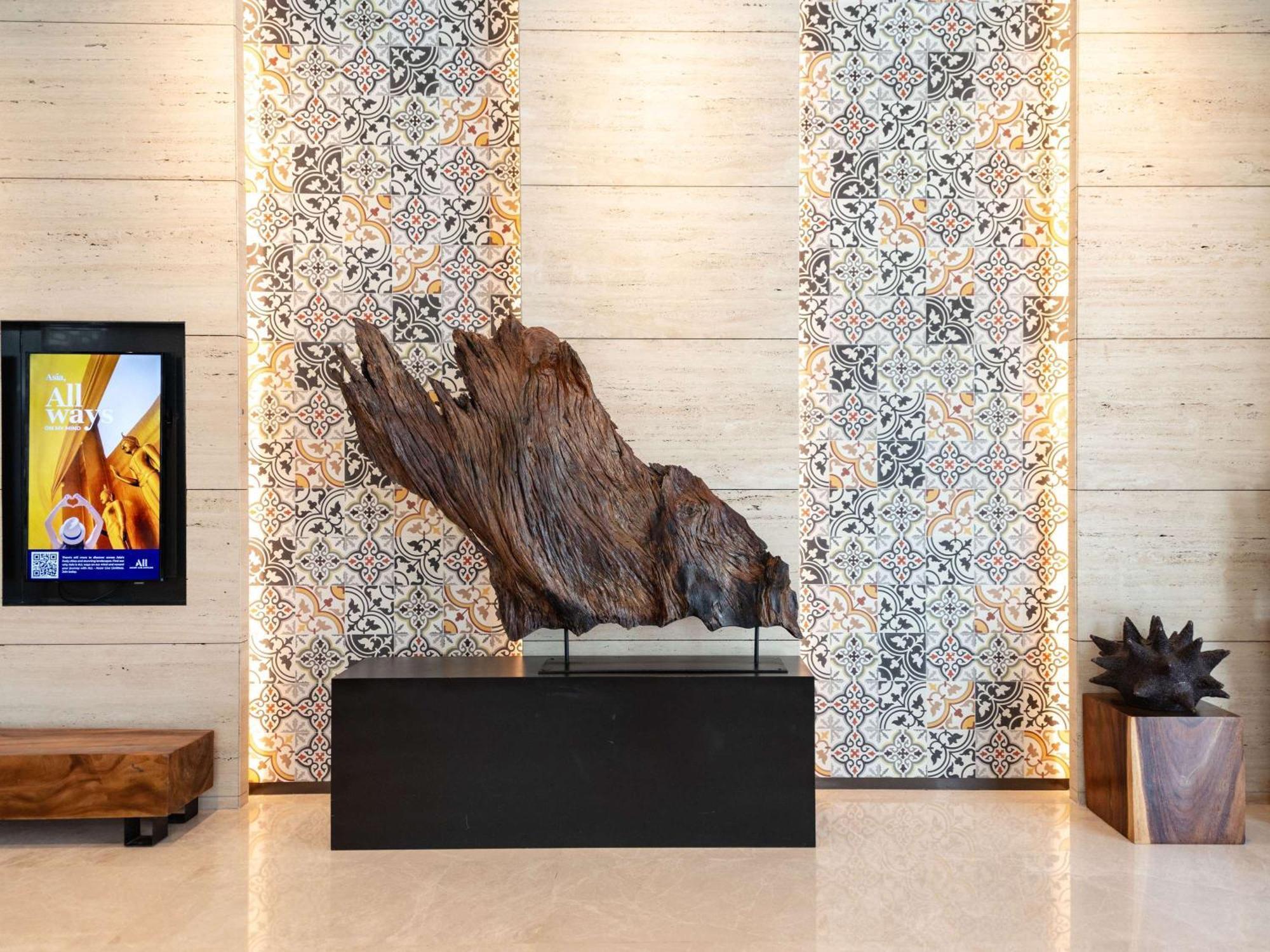 Mercure Singapore Bugis Exterior photo