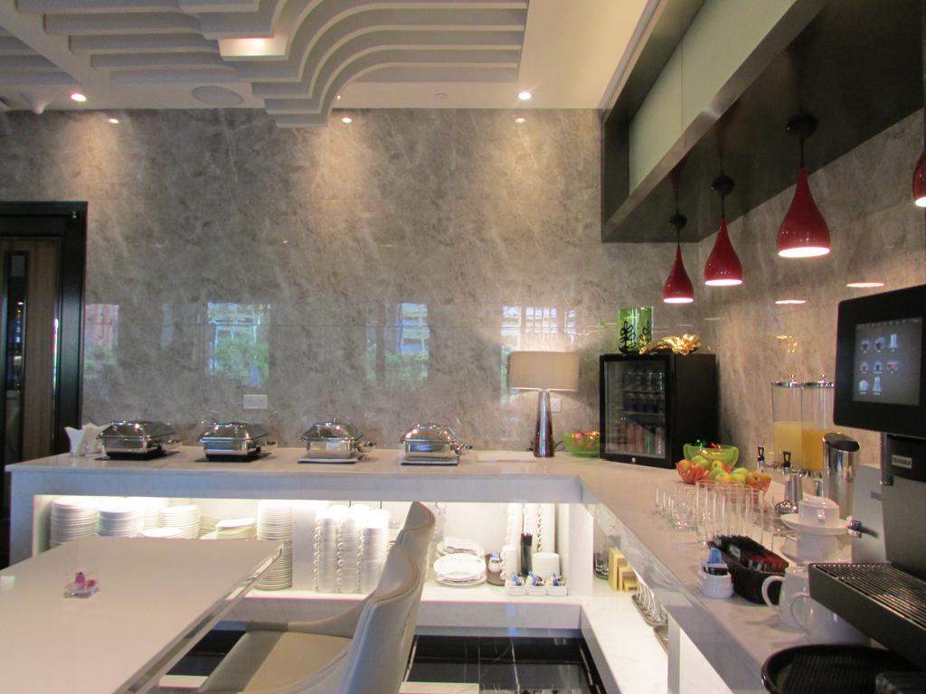 Mercure Singapore Bugis Exterior photo