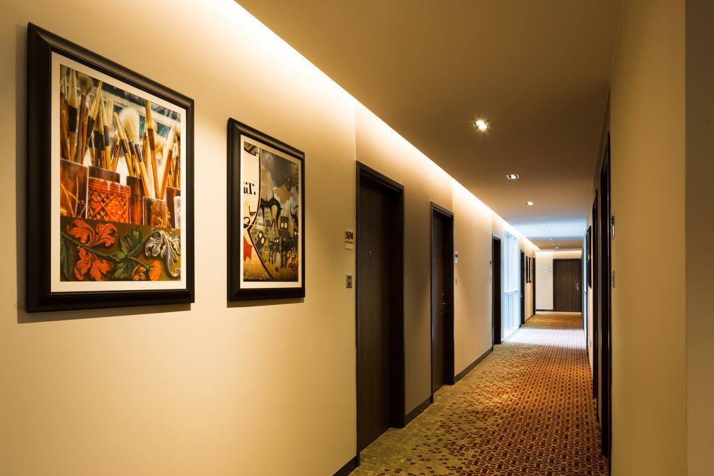 Mercure Singapore Bugis Exterior photo