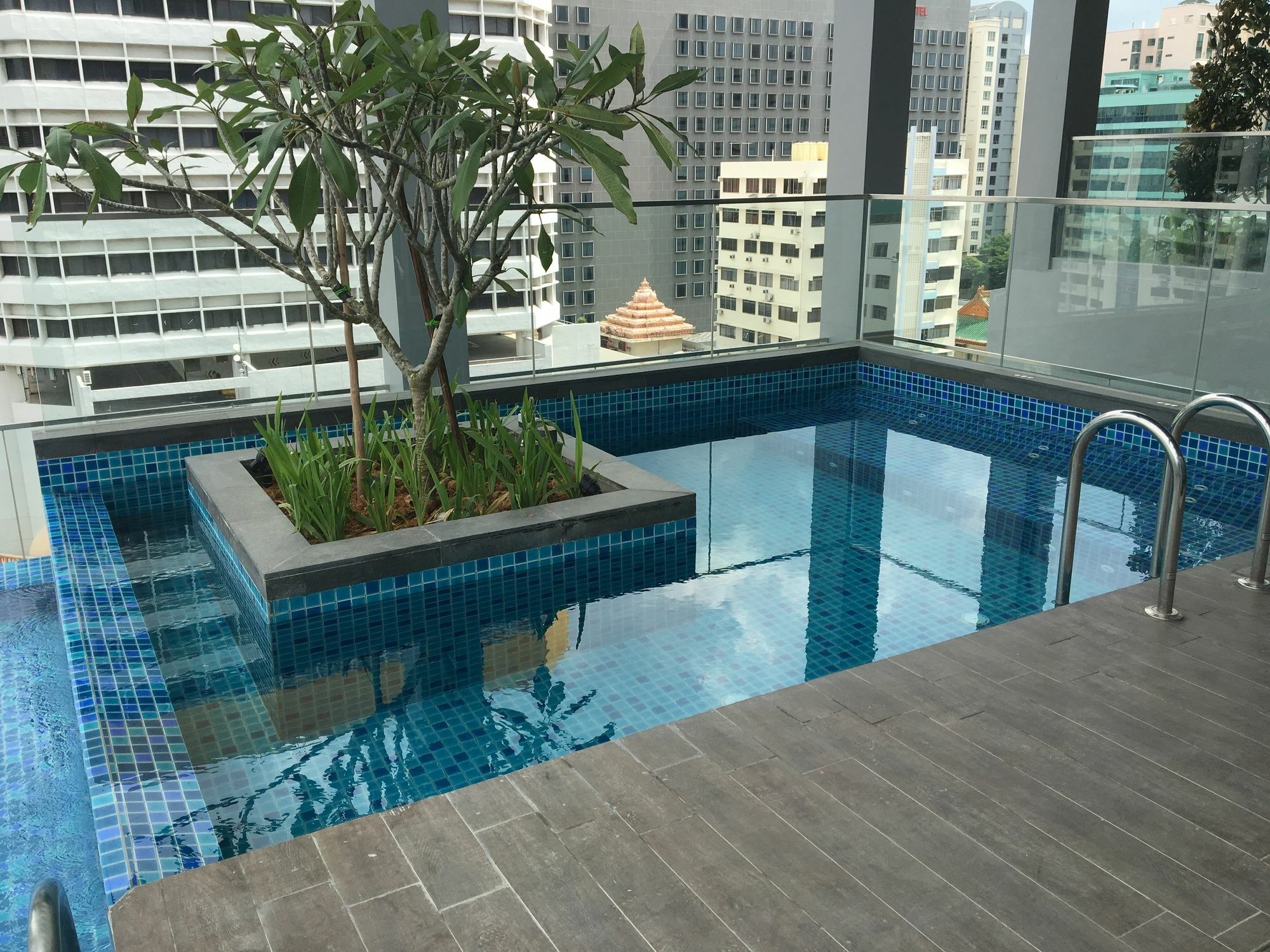 Mercure Singapore Bugis Exterior photo